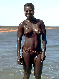 Naked Ebony Nudist - Ebony Nudist - Real Nudist Pics