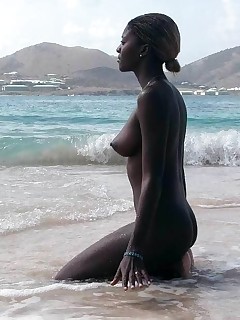 Ebony Nudist Pictures